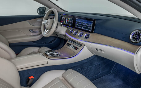 Mercedes-Benz E-Класс, 2018 год, 3 928 000 рублей, 9 фотография