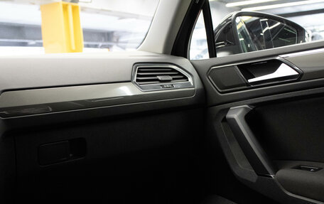 Volkswagen Tiguan II, 2018 год, 2 099 000 рублей, 9 фотография