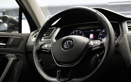 Volkswagen Tiguan II, 2018 год, 2 099 000 рублей, 8 фотография