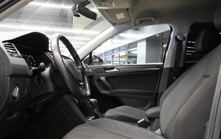 Volkswagen Tiguan II, 2018 год, 2 099 000 рублей, 11 фотография