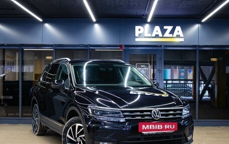Volkswagen Tiguan II, 2018 год, 2 099 000 рублей, 2 фотография