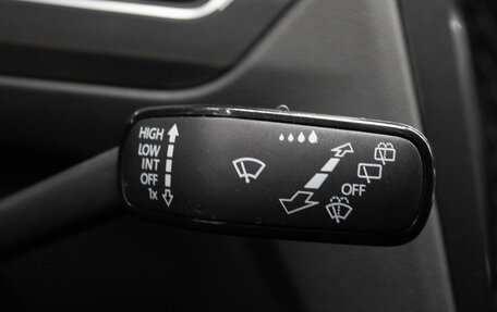 Volkswagen Tiguan II, 2018 год, 2 099 000 рублей, 21 фотография