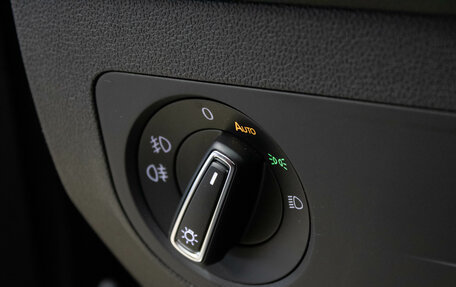 Volkswagen Tiguan II, 2018 год, 2 099 000 рублей, 16 фотография