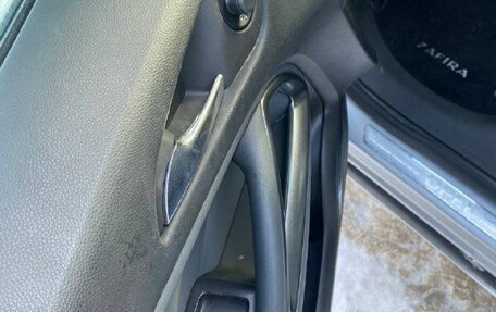 Opel Zafira C рестайлинг, 2013 год, 988 000 рублей, 11 фотография