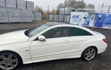 Mercedes-Benz E-Класс, 2011 год, 1 250 000 рублей, 1 фотография