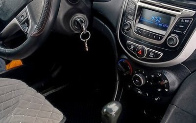 Hyundai Solaris II рестайлинг, 2015 год, 575 000 рублей, 1 фотография