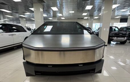 Tesla Cybertruck, 2024 год, 19 200 000 рублей, 3 фотография