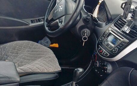 Hyundai Solaris II рестайлинг, 2015 год, 575 000 рублей, 2 фотография