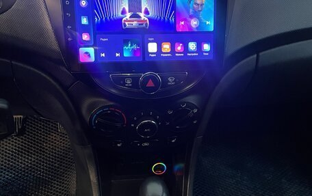 Hyundai Solaris II рестайлинг, 2011 год, 620 000 рублей, 6 фотография