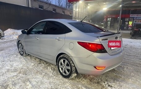 Hyundai Solaris II рестайлинг, 2011 год, 620 000 рублей, 4 фотография