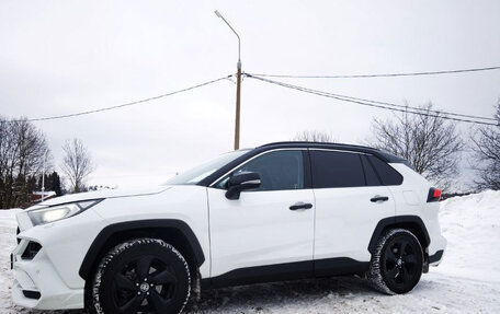 Toyota RAV4, 2022 год, 3 200 000 рублей, 4 фотография