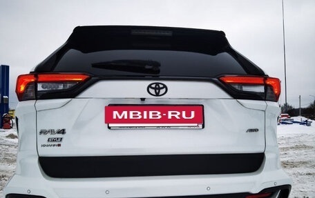 Toyota RAV4, 2022 год, 3 200 000 рублей, 5 фотография