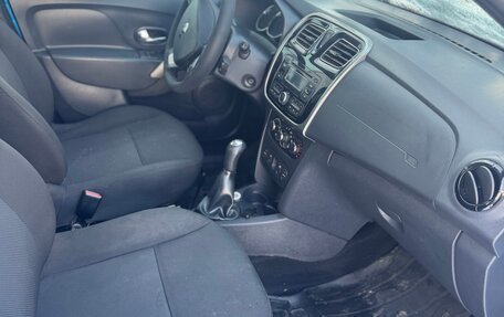 Renault Logan II, 2016 год, 300 000 рублей, 10 фотография