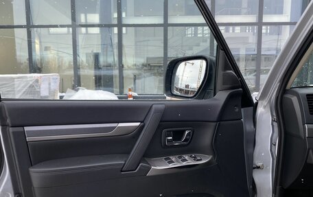Mitsubishi Pajero IV, 2013 год, 2 369 000 рублей, 17 фотография