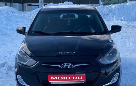 Hyundai Solaris II рестайлинг, 2013 год, 655 000 рублей, 2 фотография