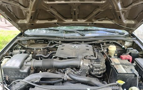 Mitsubishi Pajero Sport II рестайлинг, 2012 год, 1 950 000 рублей, 2 фотография