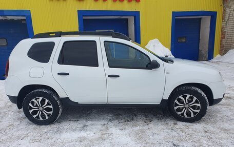 Renault Duster I рестайлинг, 2017 год, 900 000 рублей, 4 фотография