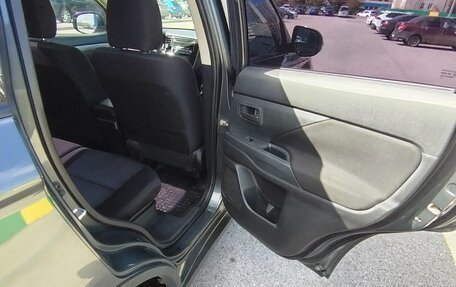 Mitsubishi Outlander III рестайлинг 3, 2014 год, 1 250 000 рублей, 10 фотография