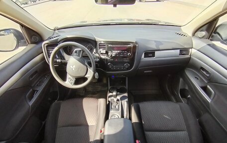 Mitsubishi Outlander III рестайлинг 3, 2014 год, 1 250 000 рублей, 6 фотография