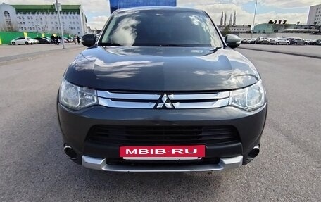 Mitsubishi Outlander III рестайлинг 3, 2014 год, 1 250 000 рублей, 3 фотография