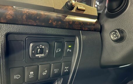 Toyota Land Cruiser 200, 2013 год, 3 779 000 рублей, 25 фотография