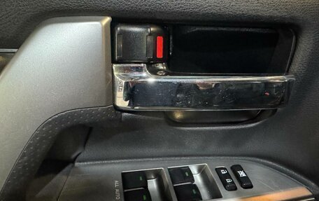 Toyota Land Cruiser 200, 2013 год, 3 779 000 рублей, 23 фотография