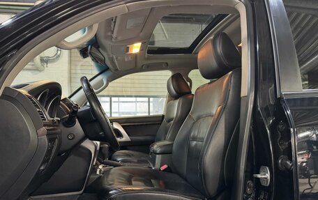 Toyota Land Cruiser 200, 2013 год, 3 779 000 рублей, 22 фотография