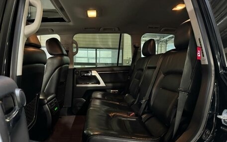 Toyota Land Cruiser 200, 2013 год, 3 779 000 рублей, 31 фотография