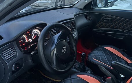 KIA Rio II, 2010 год, 325 000 рублей, 6 фотография