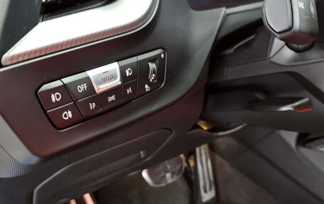 BMW 1 серия, 2021 год, 2 740 000 рублей, 10 фотография