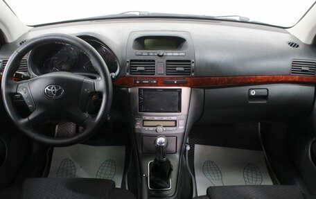 Toyota Avensis III рестайлинг, 2004 год, 545 000 рублей, 13 фотография