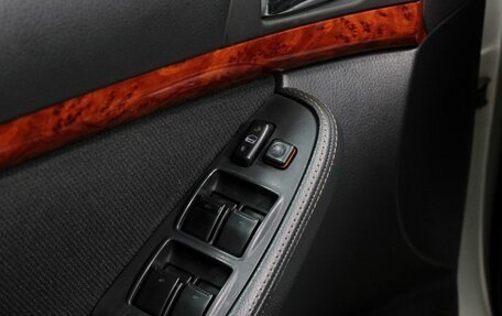 Toyota Avensis III рестайлинг, 2004 год, 545 000 рублей, 11 фотография