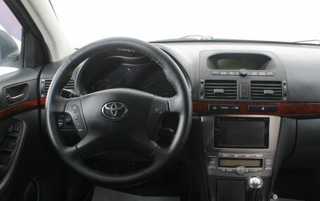 Toyota Avensis III рестайлинг, 2004 год, 545 000 рублей, 15 фотография