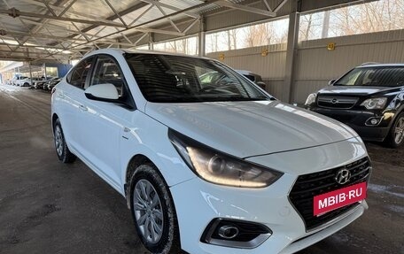 Hyundai Solaris II рестайлинг, 2019 год, 900 000 рублей, 1 фотография