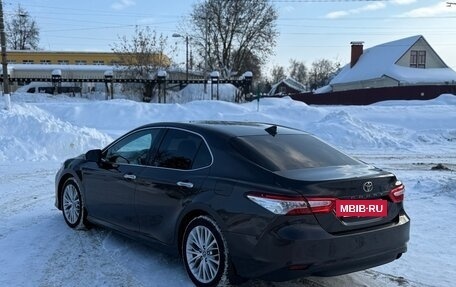 Toyota Camry, 2020 год, 2 800 000 рублей, 4 фотография