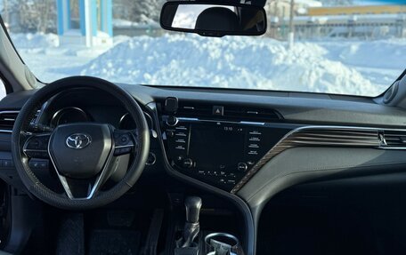 Toyota Camry, 2020 год, 2 800 000 рублей, 10 фотография