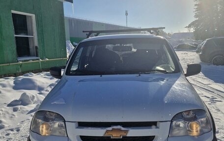 Chevrolet Niva I рестайлинг, 2015 год, 650 000 рублей, 2 фотография