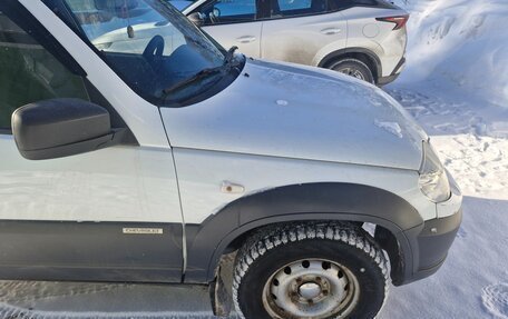 Chevrolet Niva I рестайлинг, 2015 год, 650 000 рублей, 12 фотография