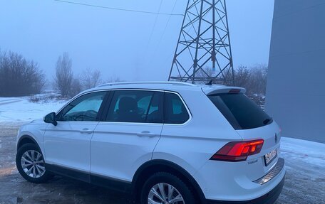 Volkswagen Tiguan II, 2017 год, 2 150 000 рублей, 3 фотография