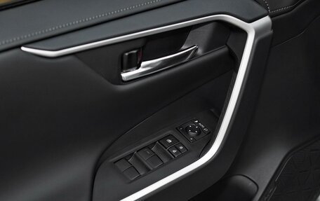 Toyota RAV4, 2025 год, 3 990 000 рублей, 10 фотография