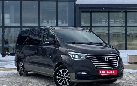 Hyundai Grand Starex Grand Starex I рестайлинг 2, 2019 год, 3 099 000 рублей, 3 фотография