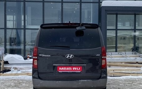 Hyundai Grand Starex Grand Starex I рестайлинг 2, 2019 год, 3 099 000 рублей, 6 фотография
