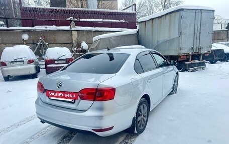 Volkswagen Jetta VI, 2013 год, 800 000 рублей, 3 фотография
