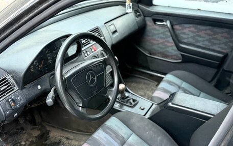 Mercedes-Benz C-Класс, 1994 год, 150 000 рублей, 2 фотография