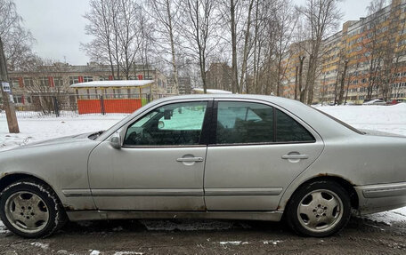 Mercedes-Benz E-Класс, 2001 год, 385 000 рублей, 5 фотография