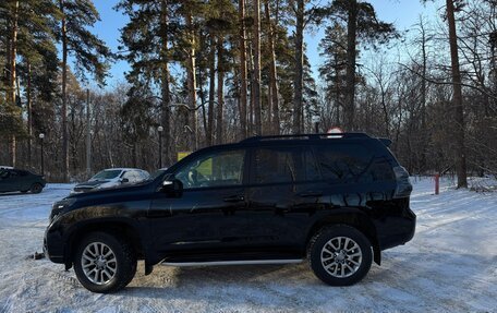 Toyota Land Cruiser Prado 150 рестайлинг 2, 2017 год, 3 600 000 рублей, 16 фотография