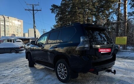 Toyota Land Cruiser Prado 150 рестайлинг 2, 2017 год, 3 600 000 рублей, 5 фотография