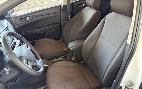 Hyundai Solaris II рестайлинг, 2019 год, 900 000 рублей, 8 фотография