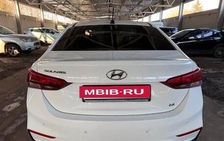 Hyundai Solaris II рестайлинг, 2019 год, 900 000 рублей, 5 фотография