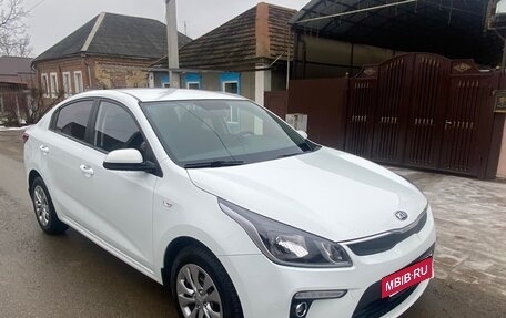KIA Rio IV, 2017 год, 1 365 000 рублей, 2 фотография